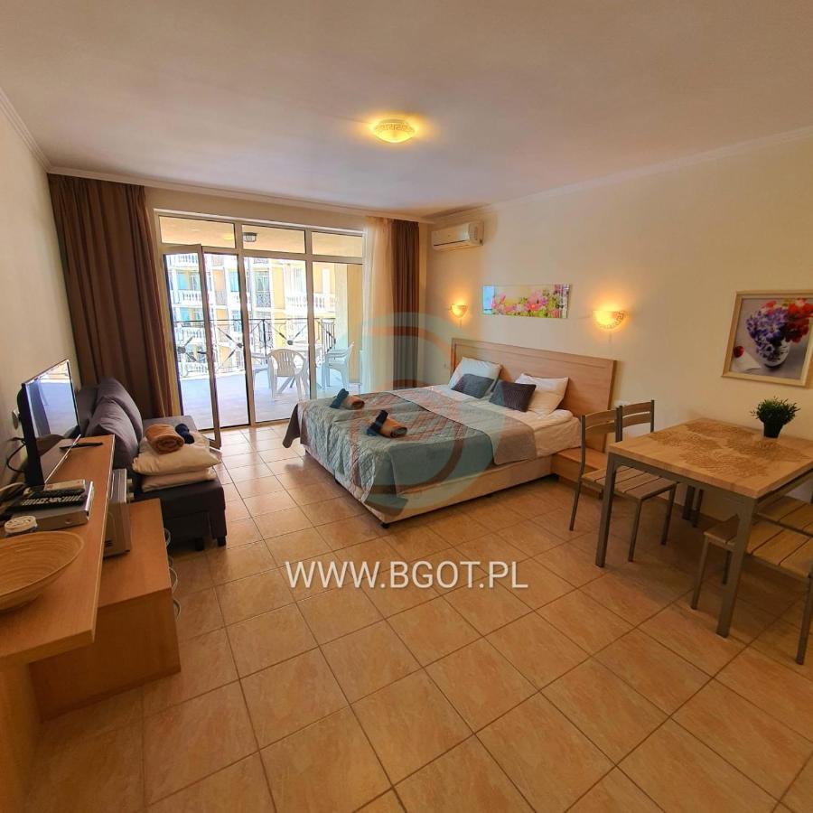 Andalucia Beach - Sea Viev Apartments Еленіте Екстер'єр фото